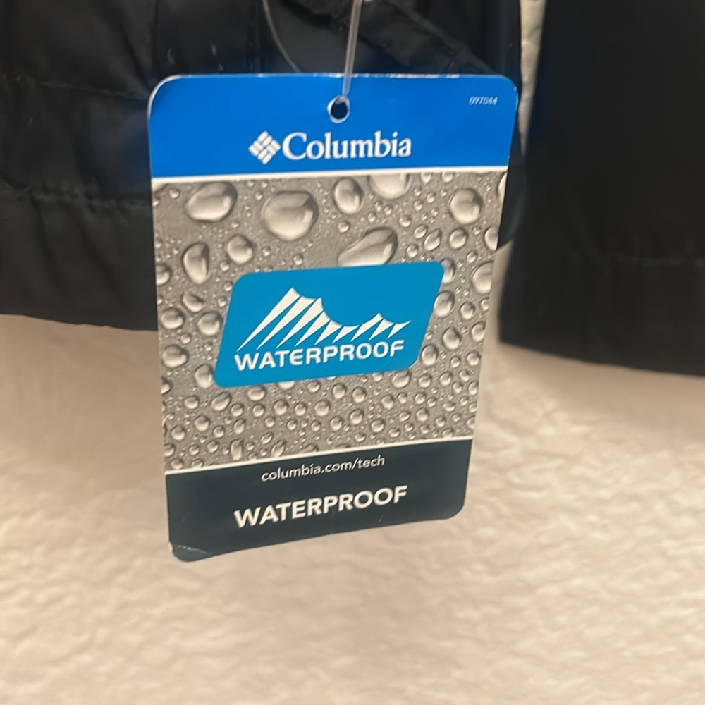 Waterproof Columbia jacket - Picture 4 of 5
